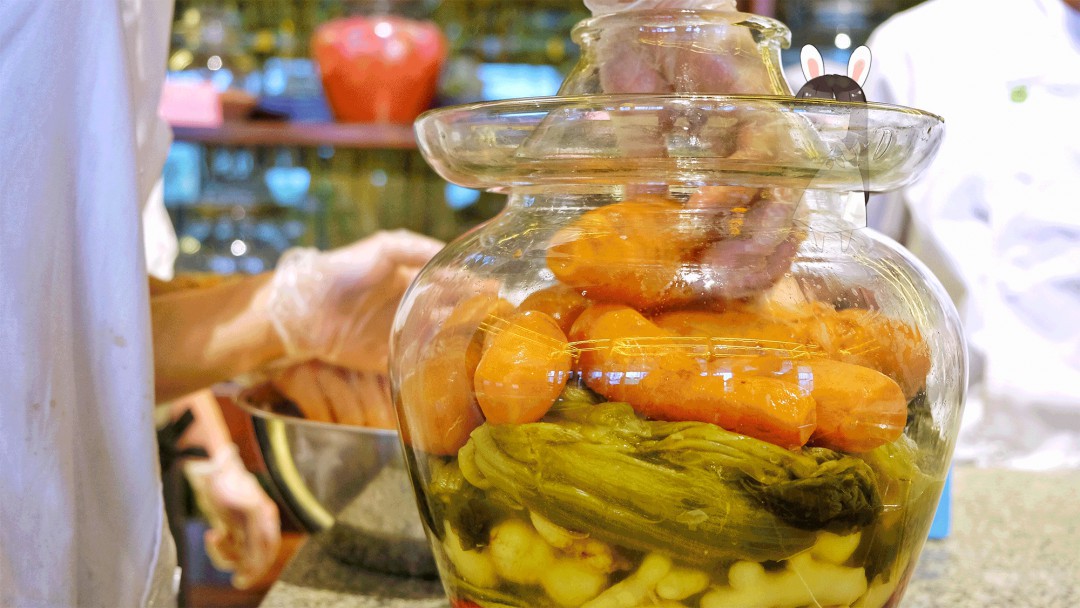 请问酸菜坛子泡菜的详细做法 酸菜坛子泡菜怎么做
