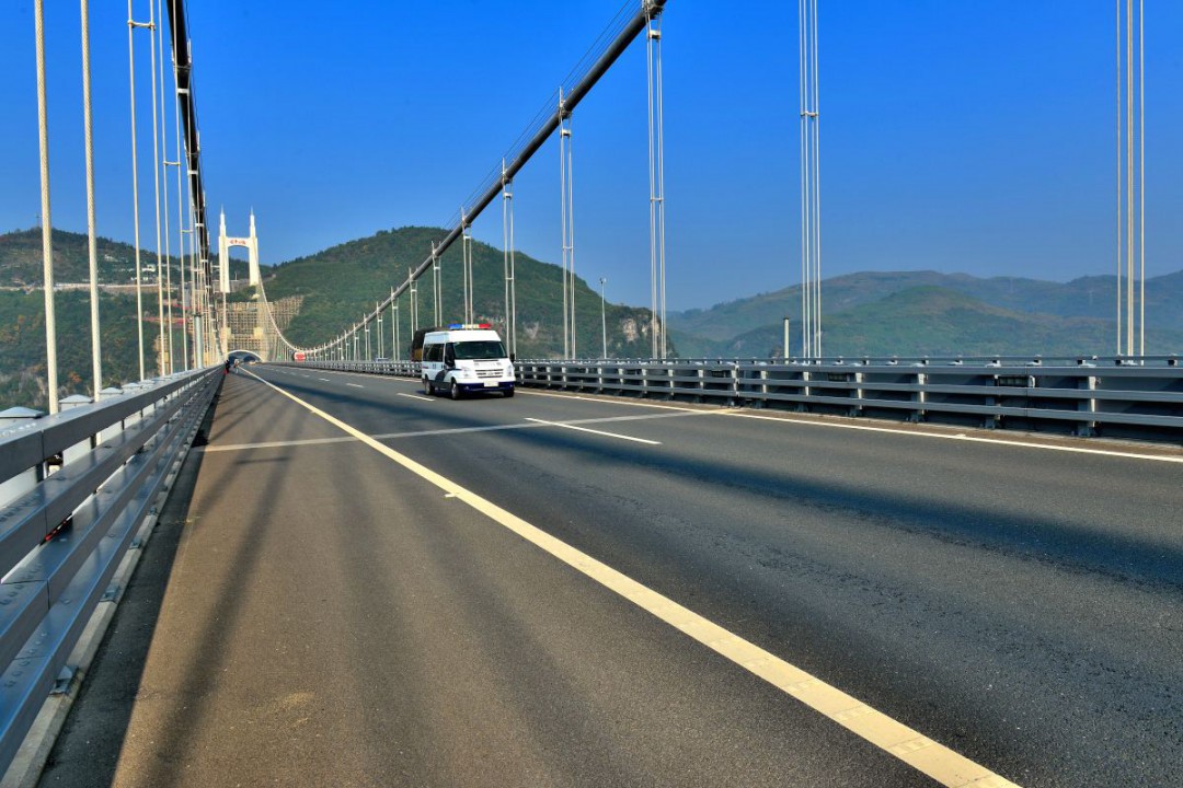 斜拉桥和悬索桥的区别 主要有三个方面的差异