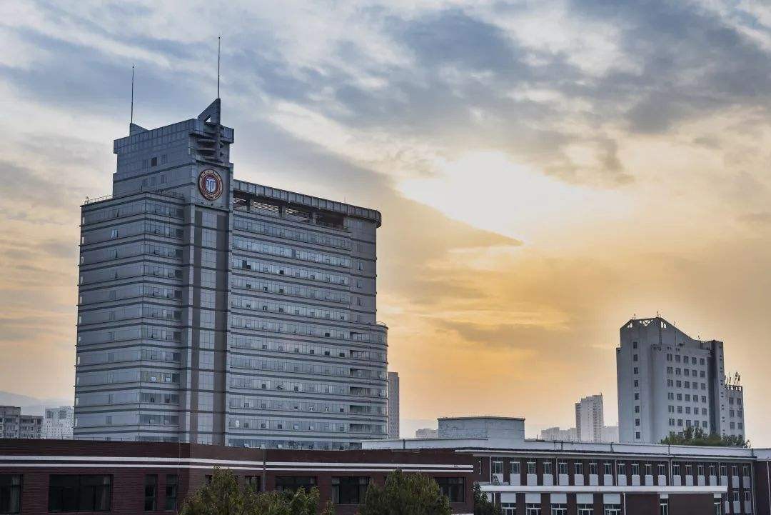 3,學校由北京鐵道學院(現北京交通大學),唐山鐵道學院(現西南交通大學