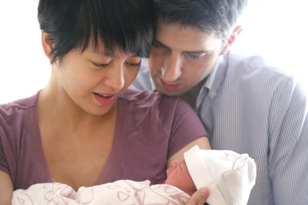 中老年妇女梦见自己生孩子，寓意、解析与心理启示