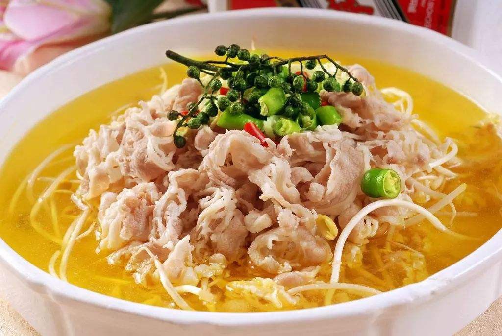 酸汤金针菇肥牛酸汤金针菇肥牛的做法