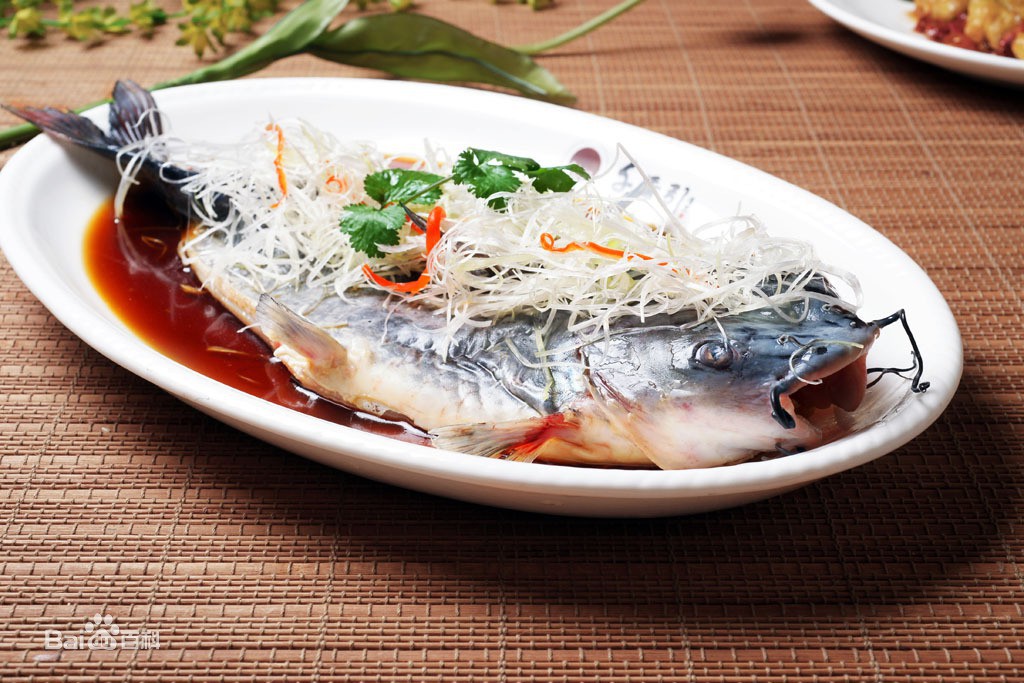 怎么做清蒸鲈鱼制作清蒸鲈鱼的方法