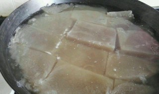  锅巴魔芋豆腐如何做 魔芋豆腐的做法分享