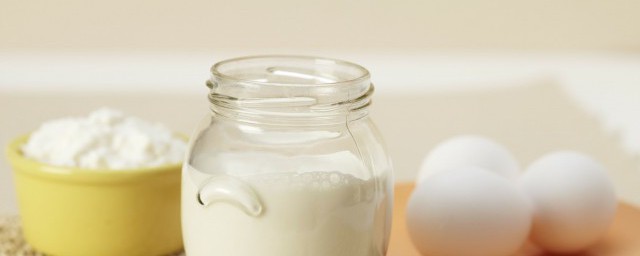 牛奶怎么制作成酸奶，对于牛奶制作成酸奶的方法的要点