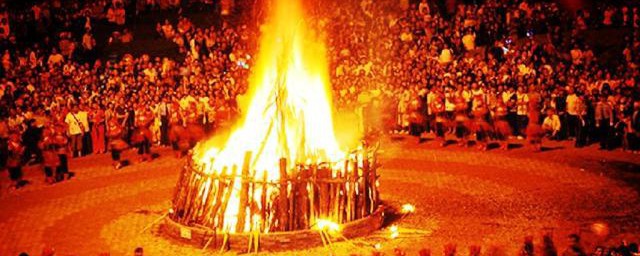火把节哪个民族节日，对于关于火把节的介绍的要点