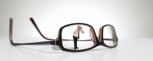 透镜的定义什么是什么是透镜，对于透镜的定义什么是什么是透镜介绍的要点