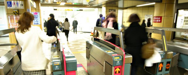 地铁换乘需要重新买票吗解释，理解地铁换乘需不需要重新买票