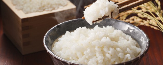 焖米饭怎么做好吃窍门，对于怎样焖米饭好吃的要点