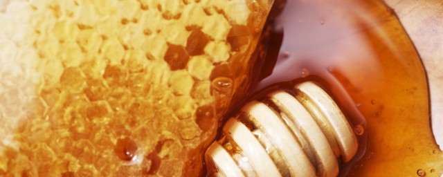 用蜂蜜直接抹到脸上会有什么效果解释，理解用蜂蜜直接抹到脸上的效果