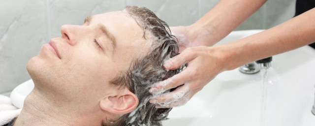 洗洁精洗头发有危害吗如何，洗洁精洗头发有危害吗可以吗
