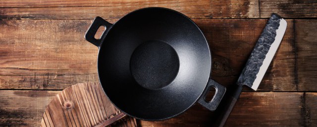 新生铁锅发黑怎么可以清洗干净解释，理解如何把新生铁锅发黑清洗干净
