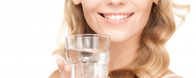 一天要喝多少水解释，理解每天充分饮水的好处