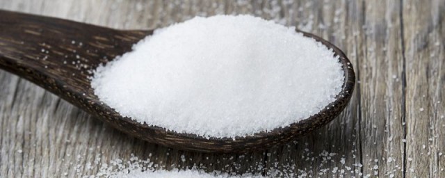白砂糖怎么熬糖水解释，理解白砂糖熬糖水的做法