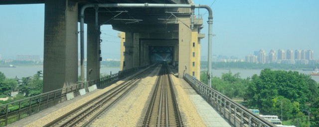 南京长江大桥铁路桥简介