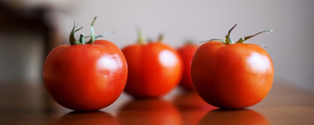 冷番茄的危害夏季忌吃番茄