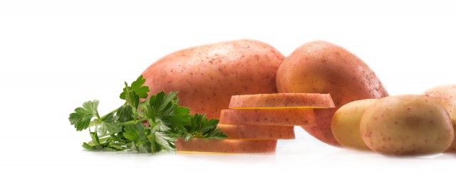 土豆饭包的做法;对于做东北土豆饭包的简易步骤介绍
