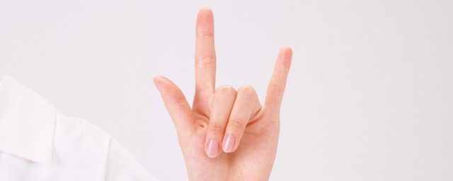 伸三个手指的手势是什么意思，看完伸三个手指的手势是什么意思