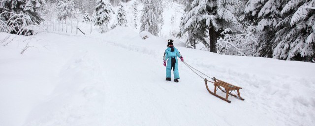 滑雪鞋硬度怎么看怎样，怎么看滑雪鞋硬度好吗