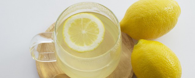 每天喝一杯柠檬水就能有效美白吗怎样，每天喝一杯柠檬水能不能有效美白？好吗