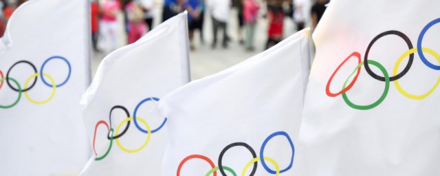 奥林匹克旗帜上的五环代表什么;对于奥林匹克旗帜的五环各代表什么介绍
