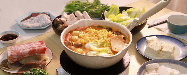 吃火锅要准备哪种食材蔬菜，看完吃火锅要准备哪种食材蔬菜