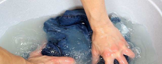 滴露消毒液可以和洗衣液一起用吗，看完滴露消毒液可以和洗衣液一起用吗