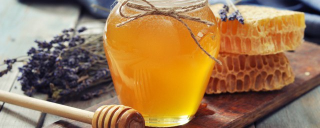 醋和蜂蜜一起喝有什么好处，原来醋和蜂蜜一起喝有啥好处
