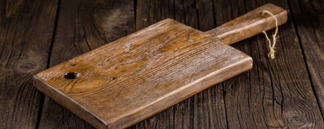 实木菜板如何清洗才干净，看完实木菜板如何清洗才干净