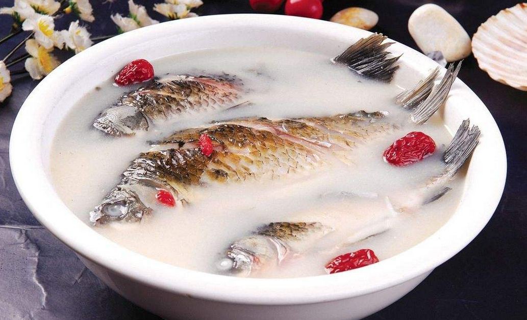 清炖鲫鱼怎么做 清炖鲫鱼正宗做法